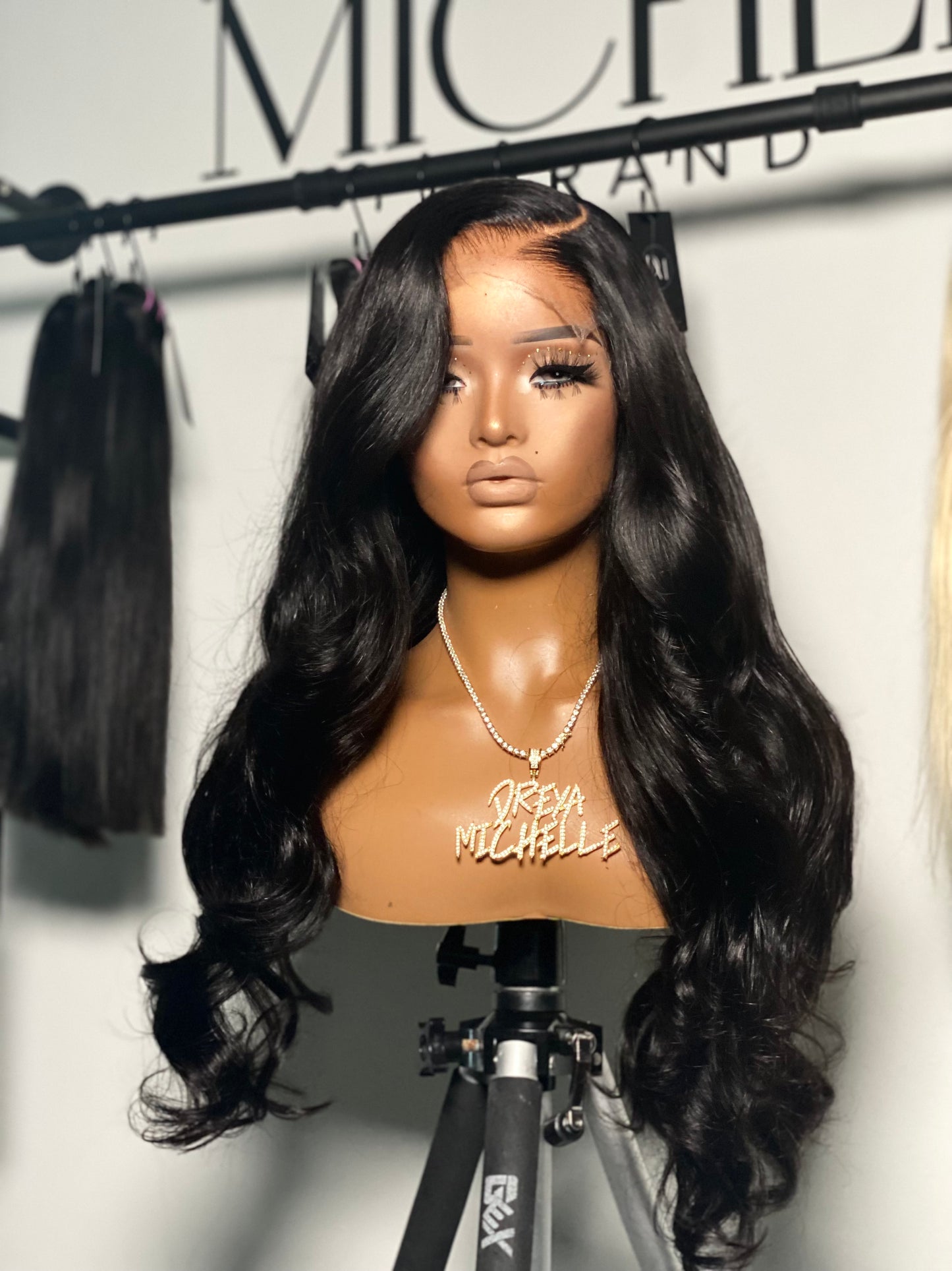 low view jet black glueless wig layers and curls 